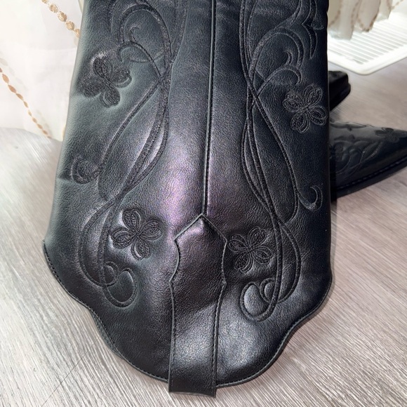 Concert 🎶 Ready Cowboy Black Embroidered Women's Boots - Picture 4 of 6